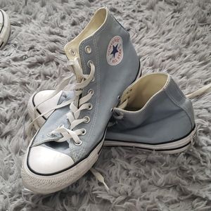 Converse Canvas Hightops size 9 men's/11 Women's
